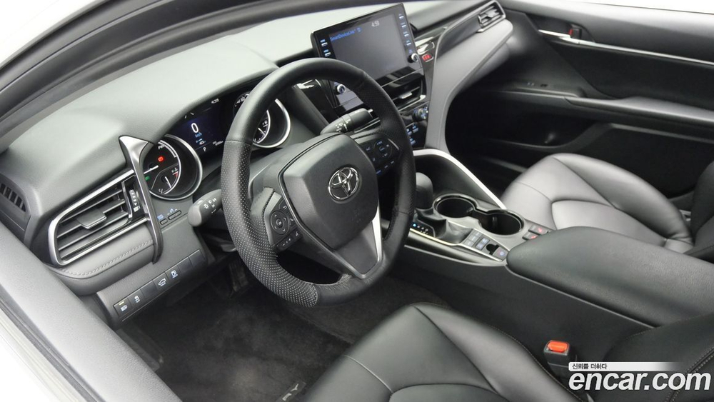 Toyota Camry (XV70) 2.5 LE Hybrid (08.2021)