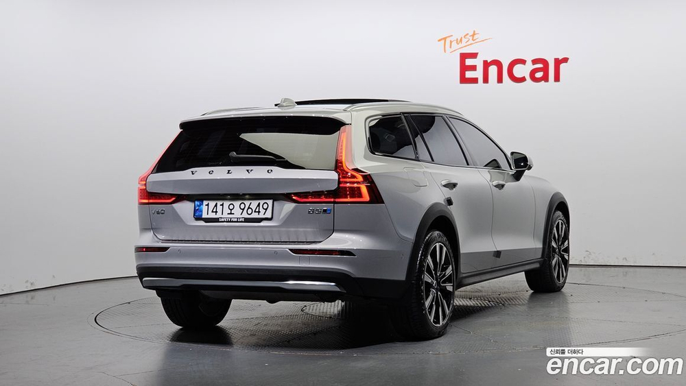 Volvo V60 Cross Country 2 Generation B5 Ultimate AWD (02.2023)