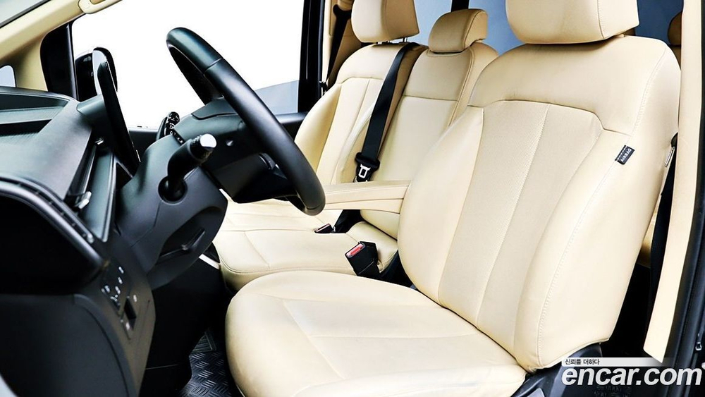 Hyundai Staria 4WD Tourer 11-и местный (09.2022)