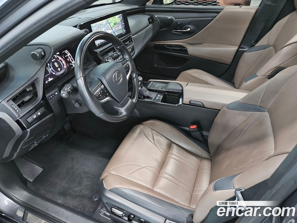 Lexus ES300h 7 Generation Executive (10.2021)