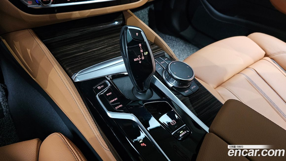 BMW 5 Series (G30) 520i Luxury (11.2022)