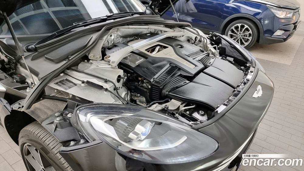 Aston Martin DBX 4.0 V8 (07.2021)