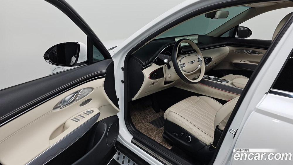 Genesis GV70 2.5T Бензин 2WD (08.2023)