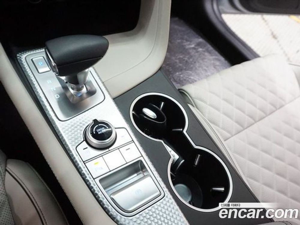 Genesis The New G70 Бензин 2.0T 4WD (03.2022)