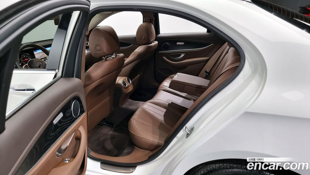 Mercedes-Benz E-Class W213 E220d 4MATIC Exclusive (03.2020)