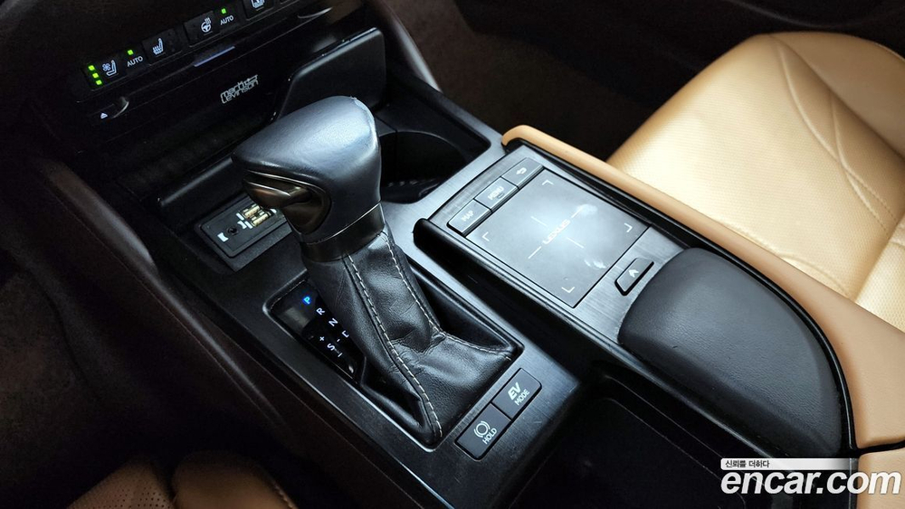 Lexus ES300h 7 Generation Executive (01.2020)