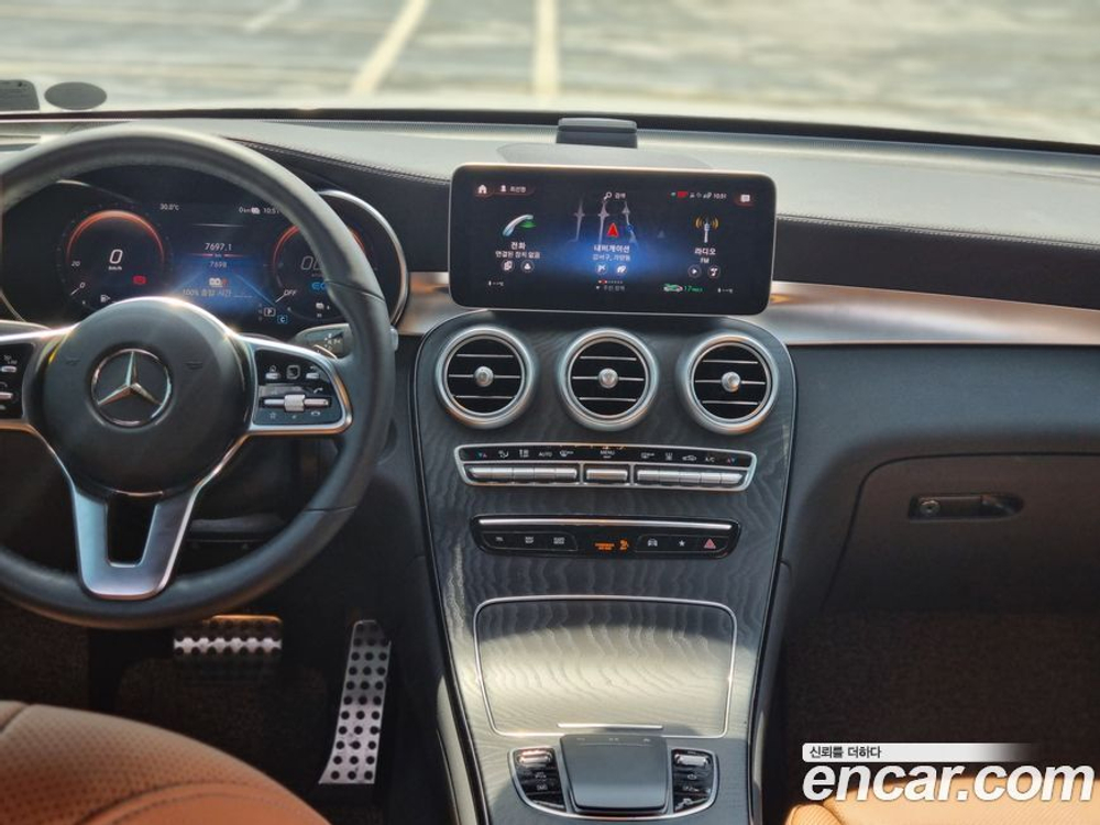 Mercedes-Benz GLC-Class X253 GLC300e 4MATIC Coupe Premium 패키지 (04.2023)