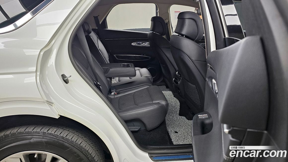 Genesis GV70 2.5T Бензин 2WD (05.2022)