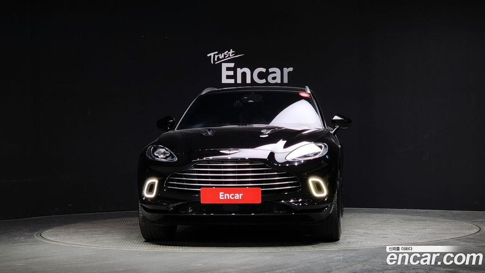 Aston Martin DBX 4.0 V8 (07.2021)