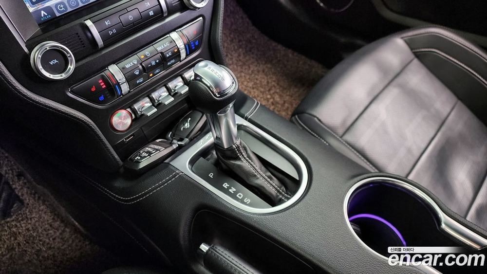 Ford Mustang Coupe (10.2021)