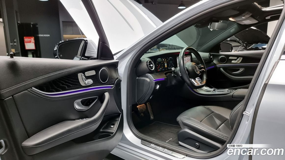 Mercedes-Benz E-Class W213 E220d 4MATIC AMG Line (10.2020)