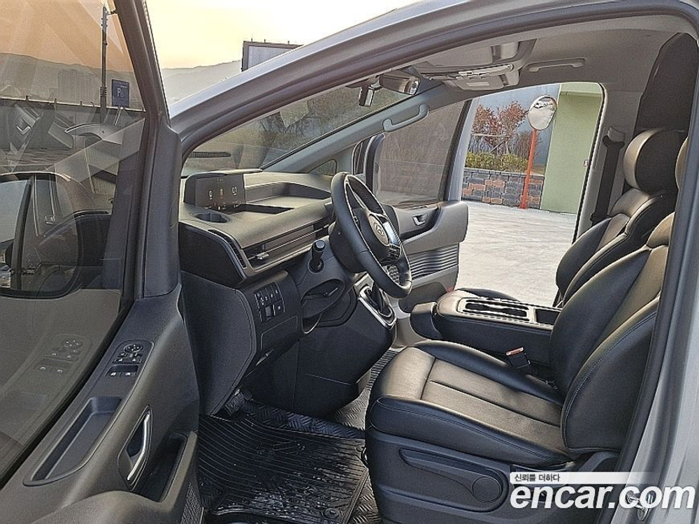 Hyundai Staria Cargo 3-х местный (07.2021)