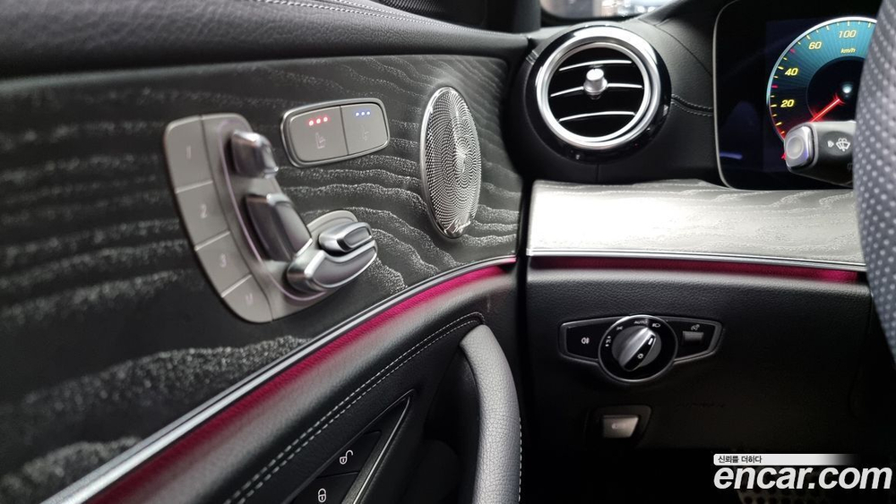 Mercedes-Benz E-Class W213 E350 4MATIC AMG Line (04.2022)