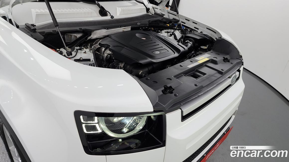 Land Rover Defender (L663) 110 D240 SE (12.2020)