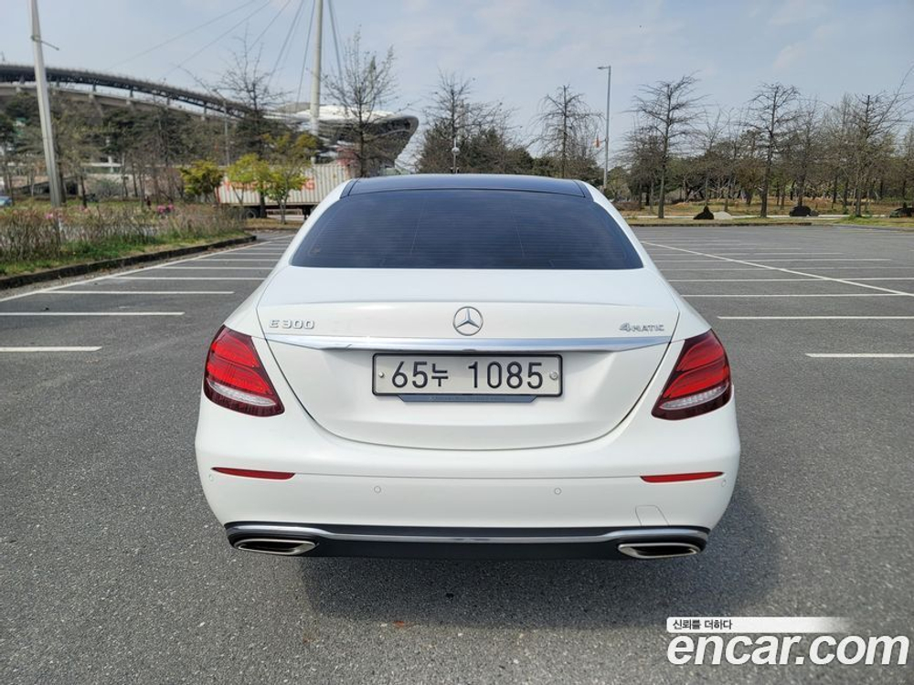 Mercedes-Benz E-Class W213 E300 4MATIC Exclusive (08.2019)
