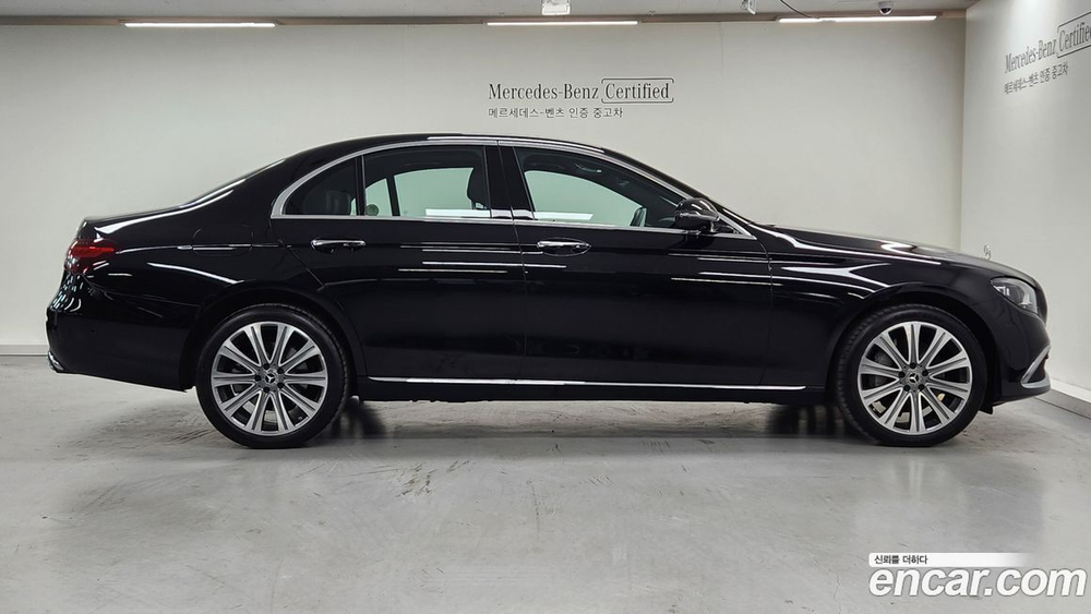 Mercedes-Benz E-Class W213 E300e 4MATIC Exclusive (12.2022)