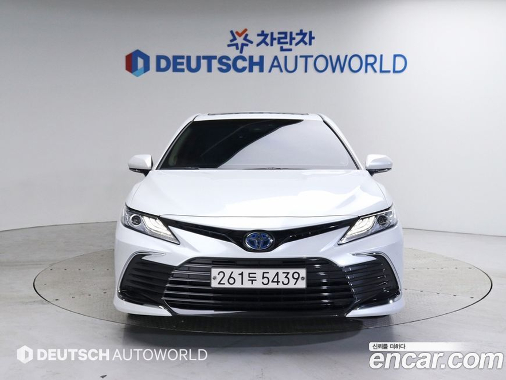 Toyota Camry (XV70) 2.5 XLE Hybrid (10.2023)