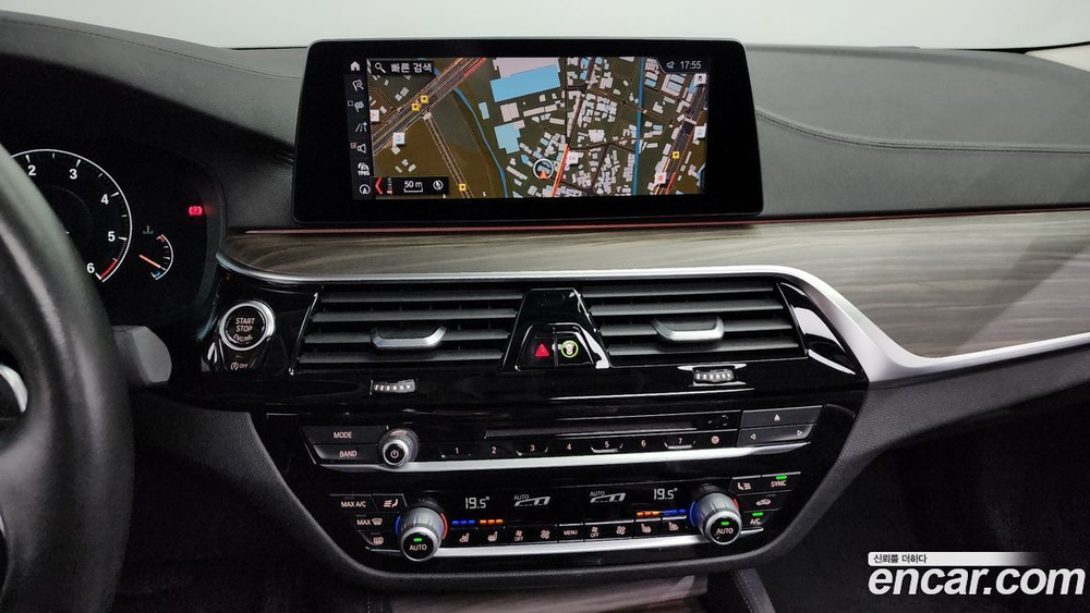 BMW 5 Series (G30) 520d Luxury Plus (08.2019)