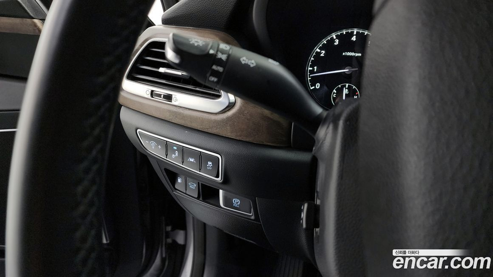 Genesis G90 3.8 AWD (05.2020)