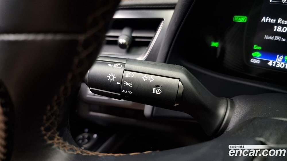 Lexus UX250h 2.0 2WD (05.2021)
