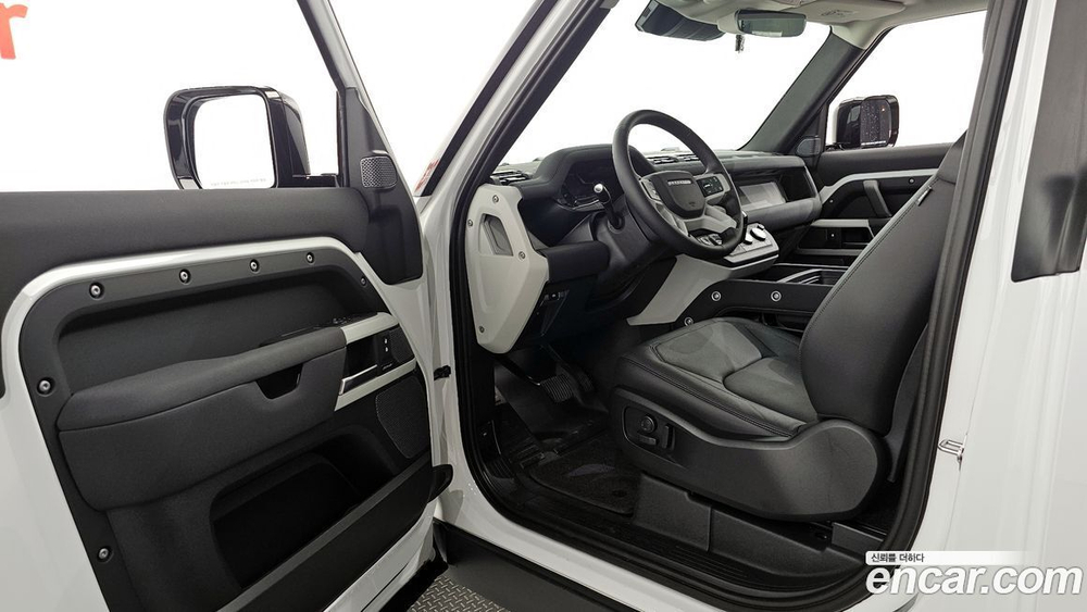 Land Rover Defender (L663) 90 D250 SE (12.2023)
