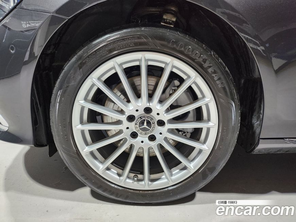 Mercedes-Benz E-Class W213 E220d 4MATIC Exclusive (12.2022)
