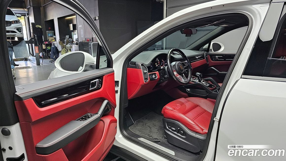 Porsche Cayenne (PO536) 3.0 E-Hybrid Coupe (02.2022)