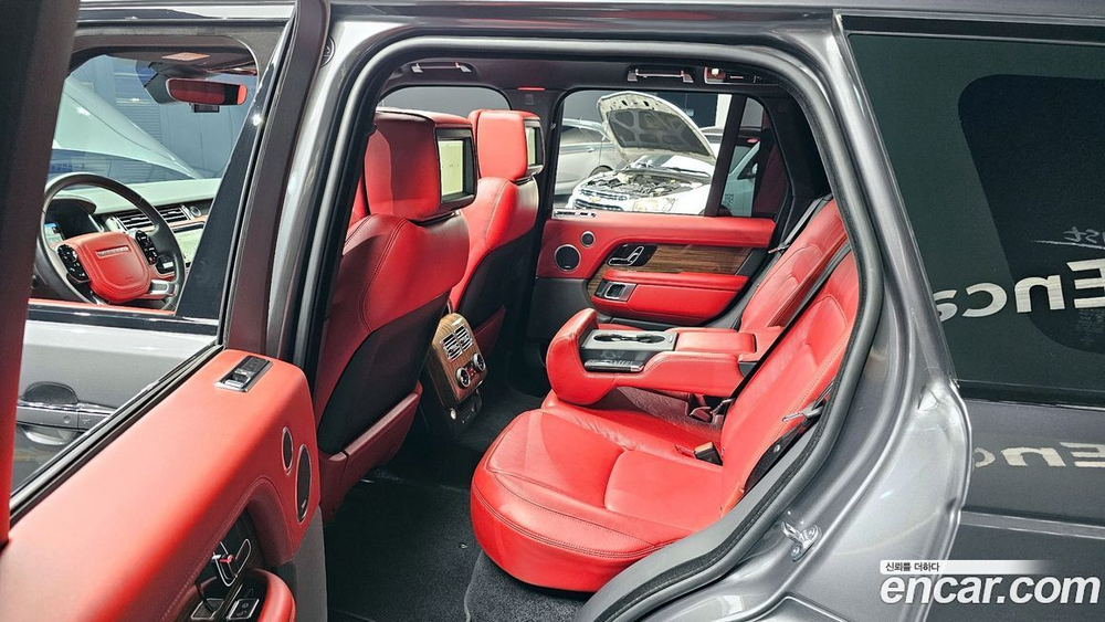 Land Rover Range Rover 4 Generation 4.4 SDV8 Vogue SE Дизель (12.2019)
