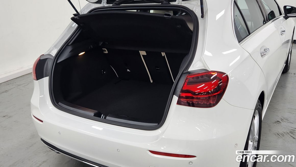 Mercedes-Benz A-Class W177 A220 Hatchback (02.2024)