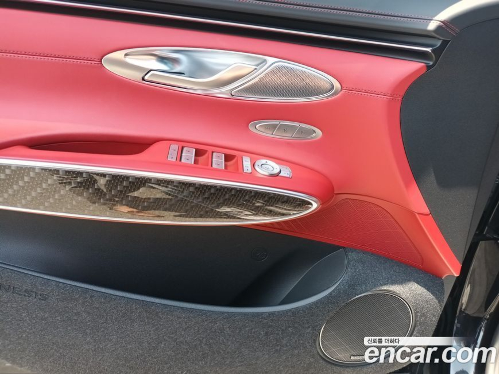 Genesis GV70 2.5T Бензин 2WD (07.2021)