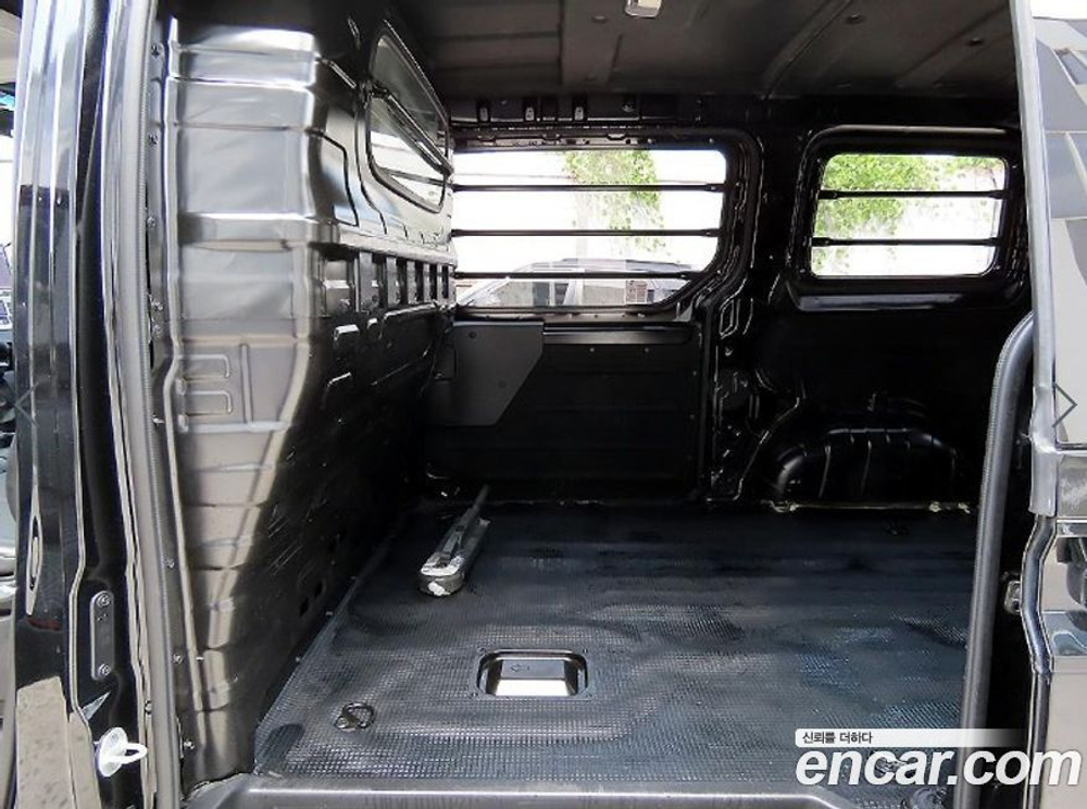 Hyundai Staria Cargo 3-х местный (09.2021)