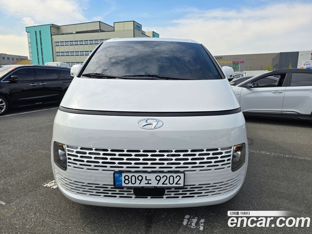 Hyundai Staria Cargo 3-х местный (11.2023)