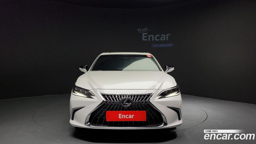 Lexus ES300h 7 Generation Executive (07.2023)