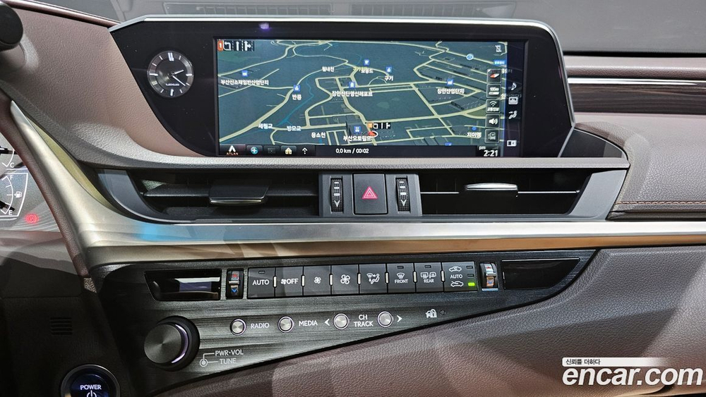 Lexus ES300h 7 Generation Luxury Plus (08.2020)