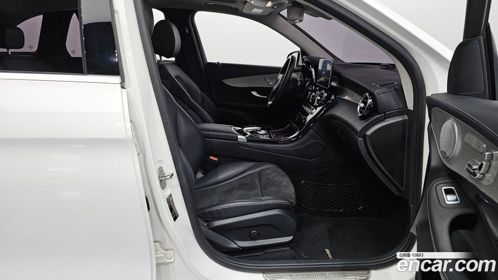 Mercedes-Benz GLC-Class X253 GLC300 4MATIC AMG Line (11.2019)