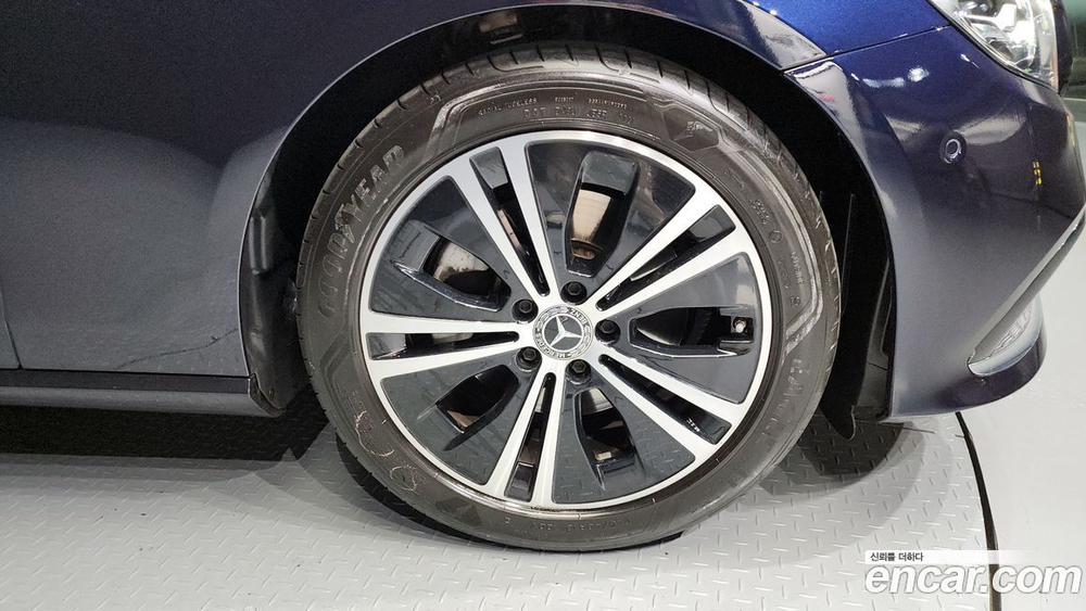 Mercedes-Benz E-Class W213 E250 Avangarde (02.2022)