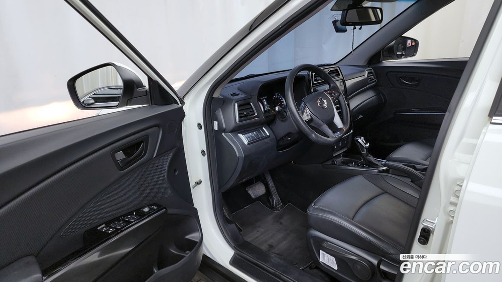 KG Mobility (Ssangyong) Very New Tivoli Дизель 1.6 2WD (06.2020)