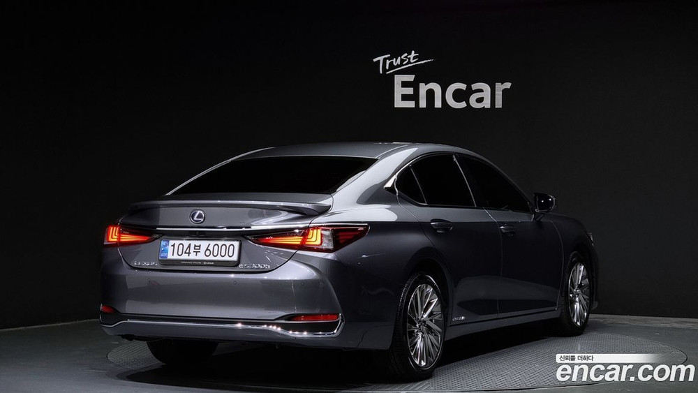 Lexus ES300h 7 Generation Luxury Plus (04.2021)