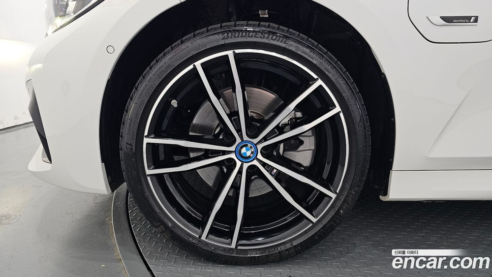 BMW 3 Series (G20) 320e M Sports (06.2022)