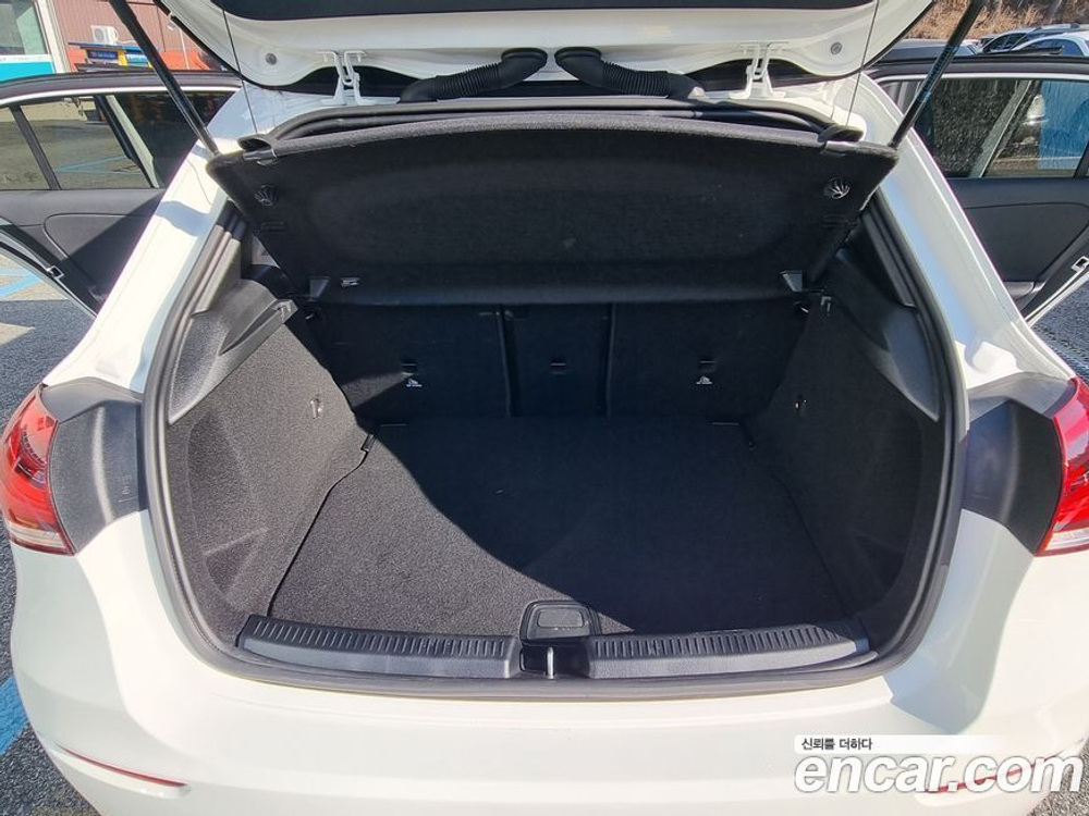 Mercedes-Benz A-Class W177 A220 Hatchback (12.2022)