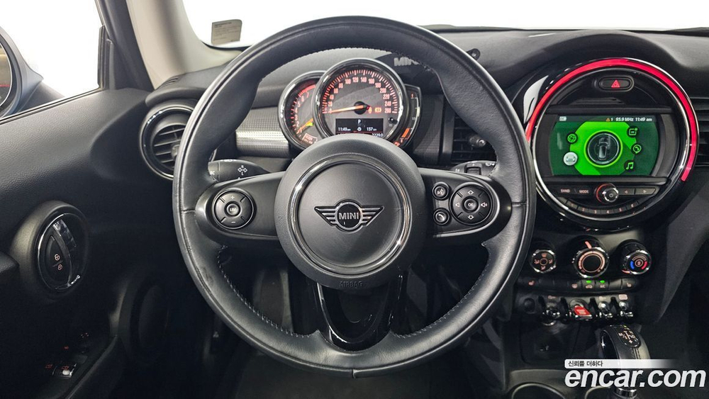 Mini Cooper Basic (08.2019)