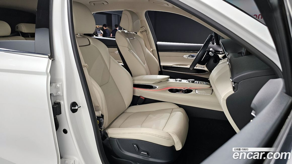 Genesis GV70 2.2 Дизель 2WD (04.2022)