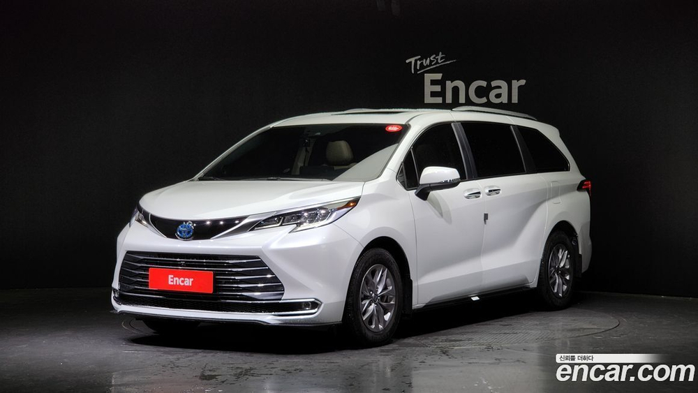 Toyota Sienna 4 Generation 2.5 Hybrid AWD (04.2022)