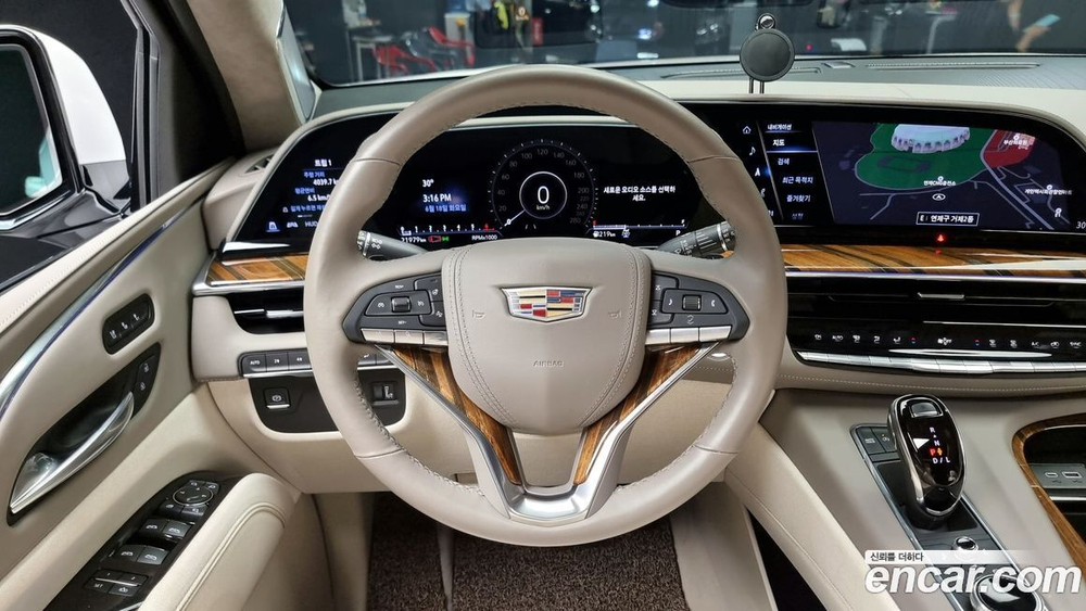 Cadillac Escalade 5 Generation 6.2 (12.2021)