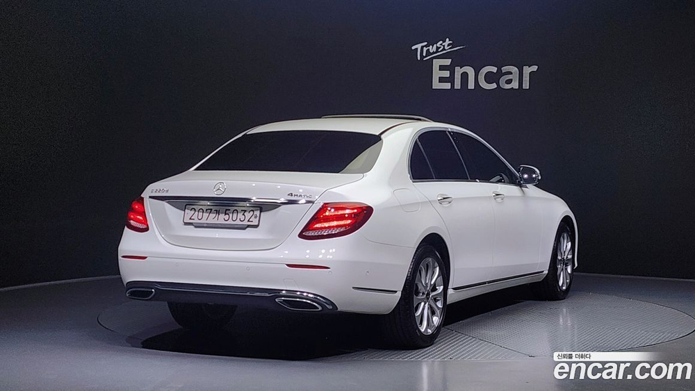 Mercedes-Benz E-Class W213 E220d 4MATIC Exclusive (05.2020)