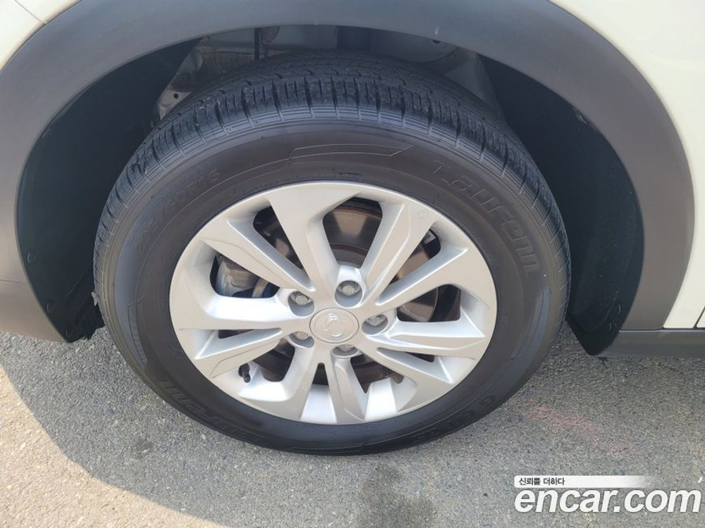KG Mobility (Ssangyong) Very New Tivoli Бензин 1.5 2WD (05.2020)