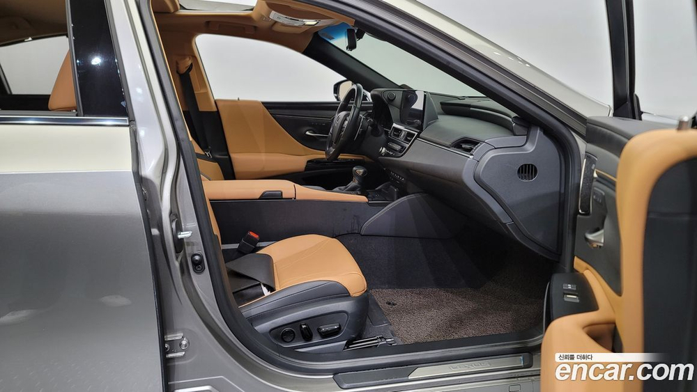 Lexus ES300h 7 Generation Executive (09.2021)