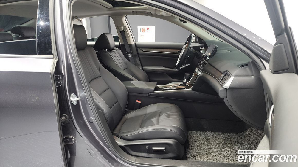 Honda Accord 10 Generation 1.5 Turbo (10.2021)