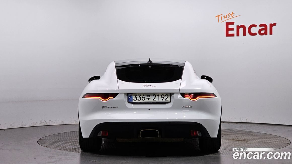 Jaguar F-TYPE P300 Coupe (12.2020)