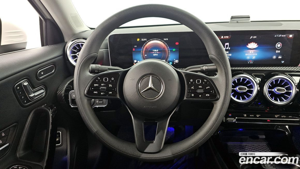 Mercedes-Benz A-Class W177 A220 Sedan (03.2020)